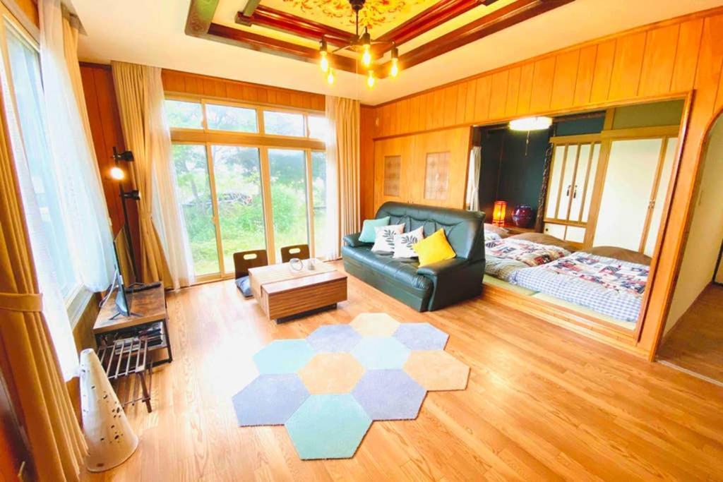 Manyi's Onsen House 天然温泉マンイの湯 別荘 白老町